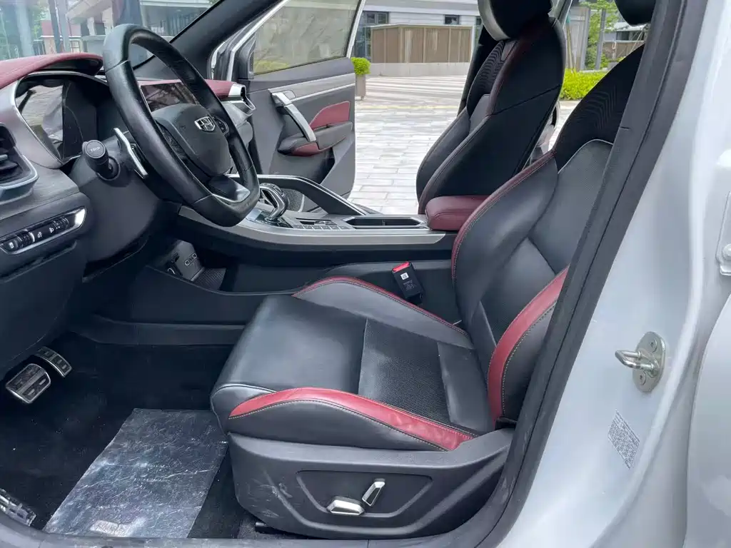 Geely Binyue — миниатюра 7