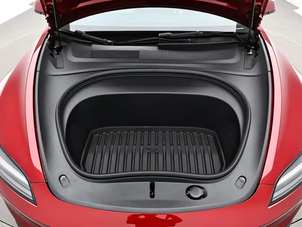 Tesla Model 3 — миниатюра 18