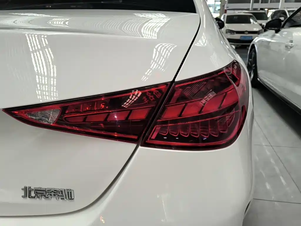 Mercedes-Benz C-Class — миниатюра 8