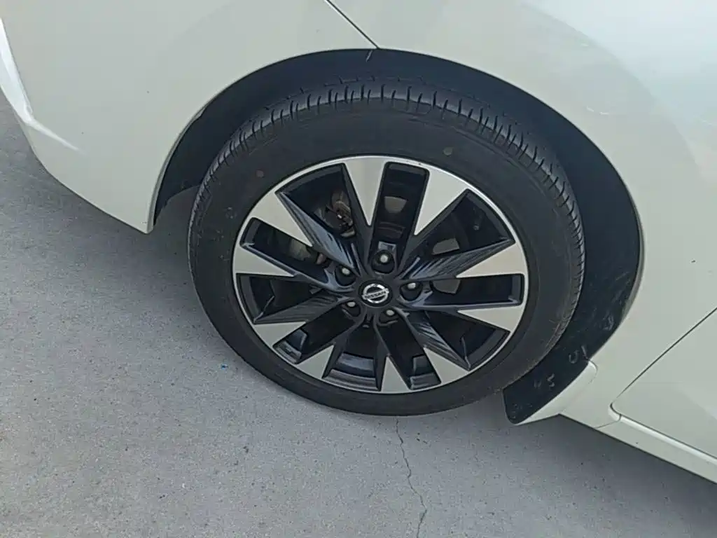Nissan Bluebird — миниатюра 23