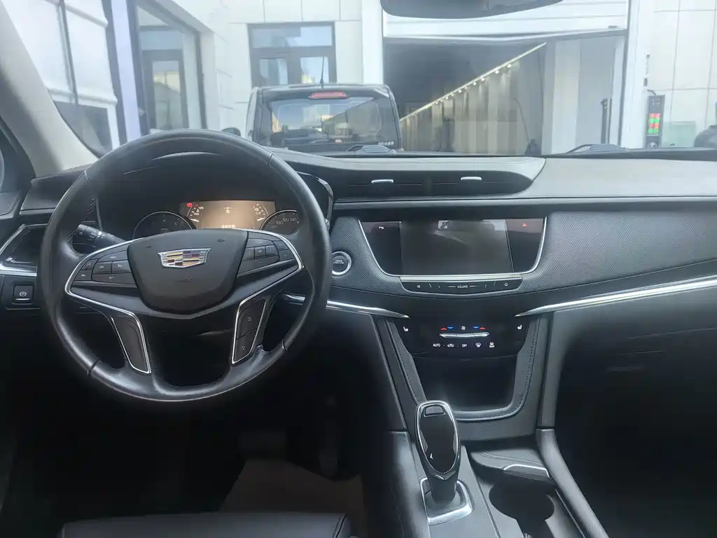 Cadillac XT5 — миниатюра 8
