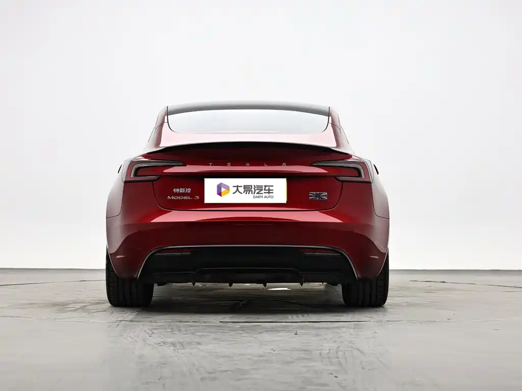 Tesla Model 3 — миниатюра 4