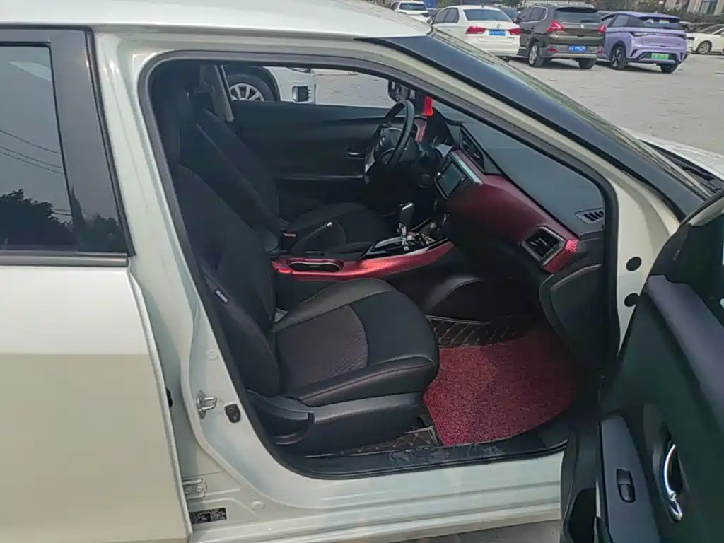 Nissan Bluebird — миниатюра 25