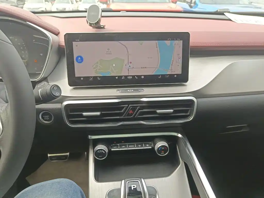 Geely Binyue — миниатюра 13