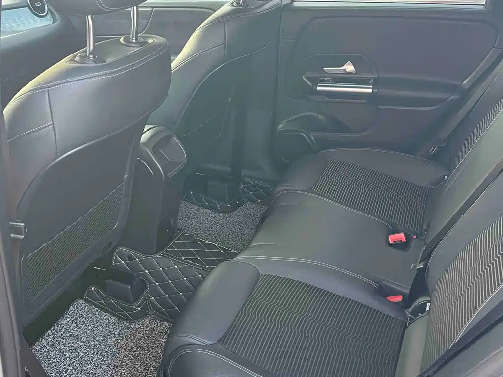 Mercedes-Benz B-Class — миниатюра 9