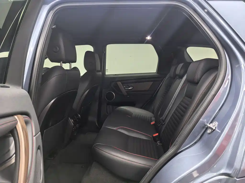 LAND ROVER DISCOVER NEW ENERGY SOURCES FOR SPORTS