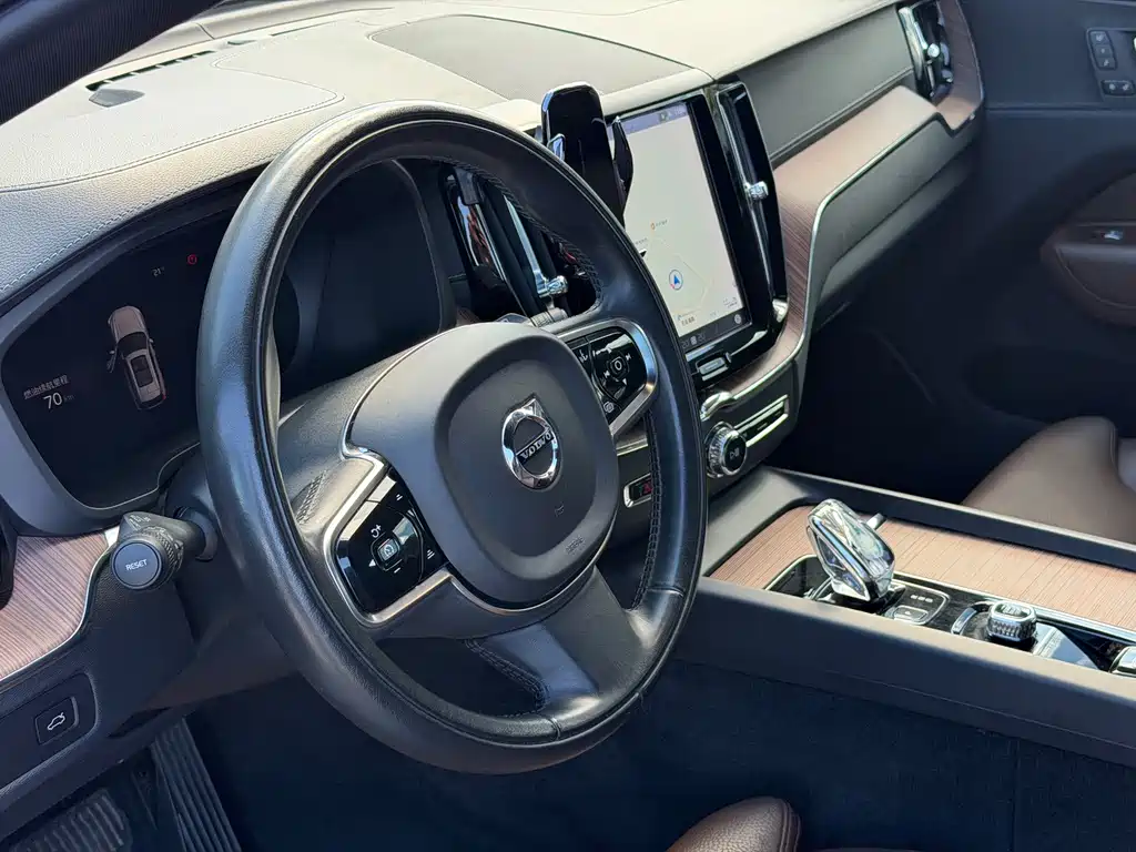 Volvo XC60 — миниатюра 11