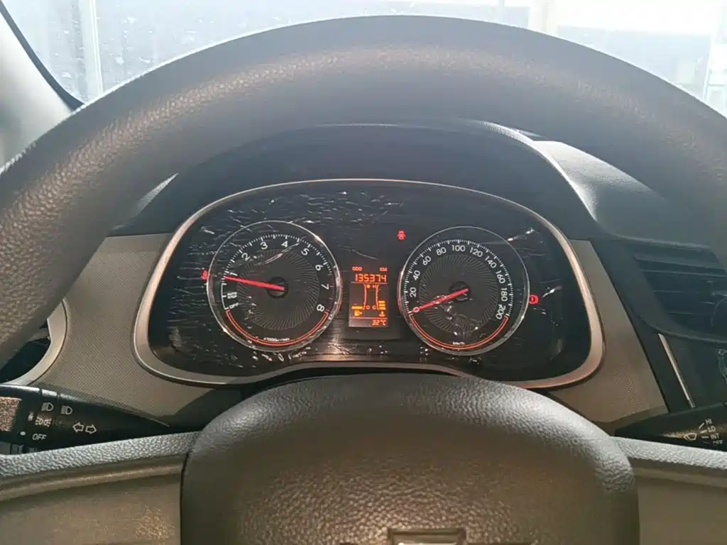 Chevrolet Sail — миниатюра 12