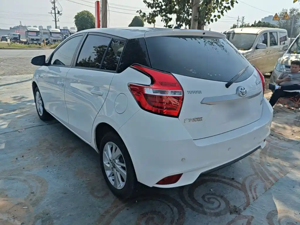 Toyota Yaris L — миниатюра 5