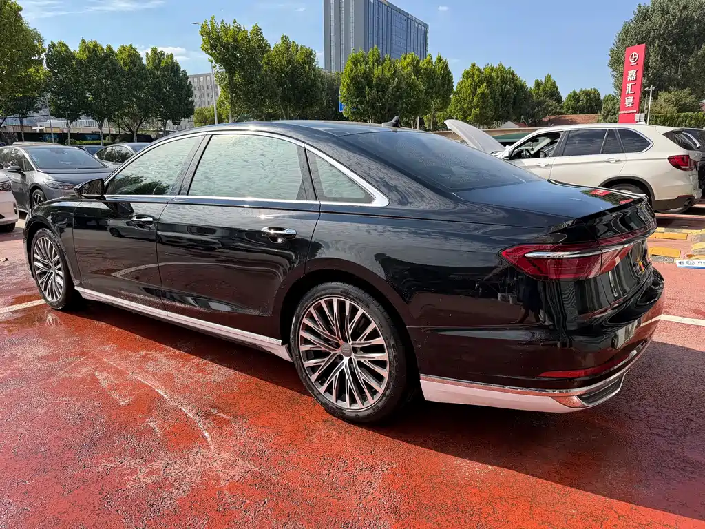 Audi A8 — миниатюра 4