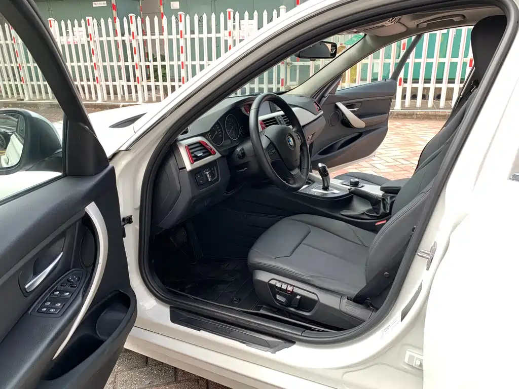 BMW 3 Series — миниатюра 13