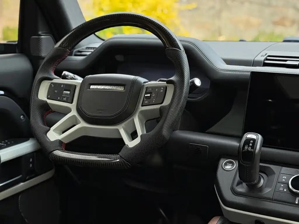 Land Rover Defender — миниатюра 10