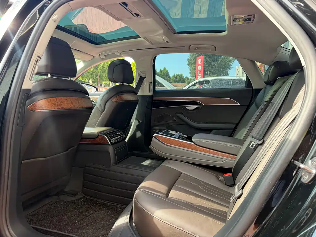 Audi A8 — миниатюра 8
