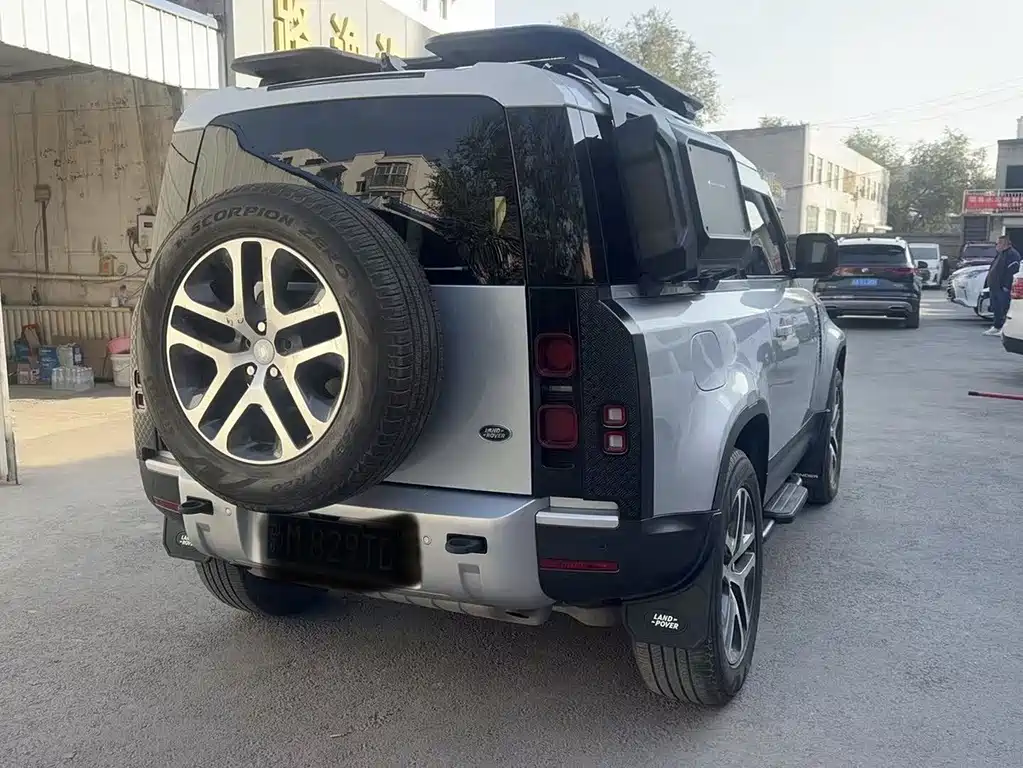 Land Rover Defender — миниатюра 5