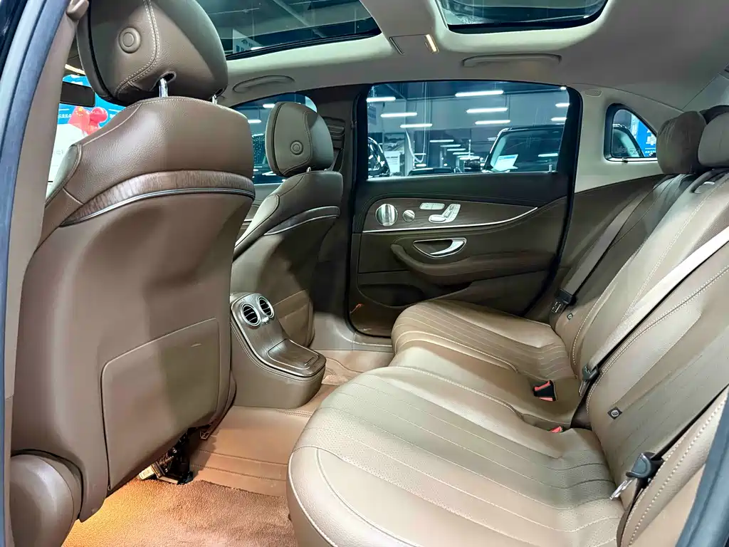 MERCEDES-BENZ E CLASS