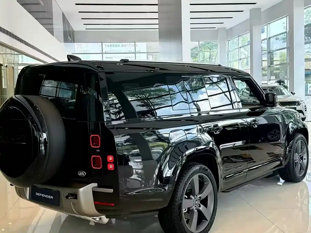 Land Rover Defender — миниатюра 3