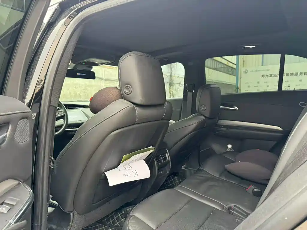 Cadillac XT4 — миниатюра 5