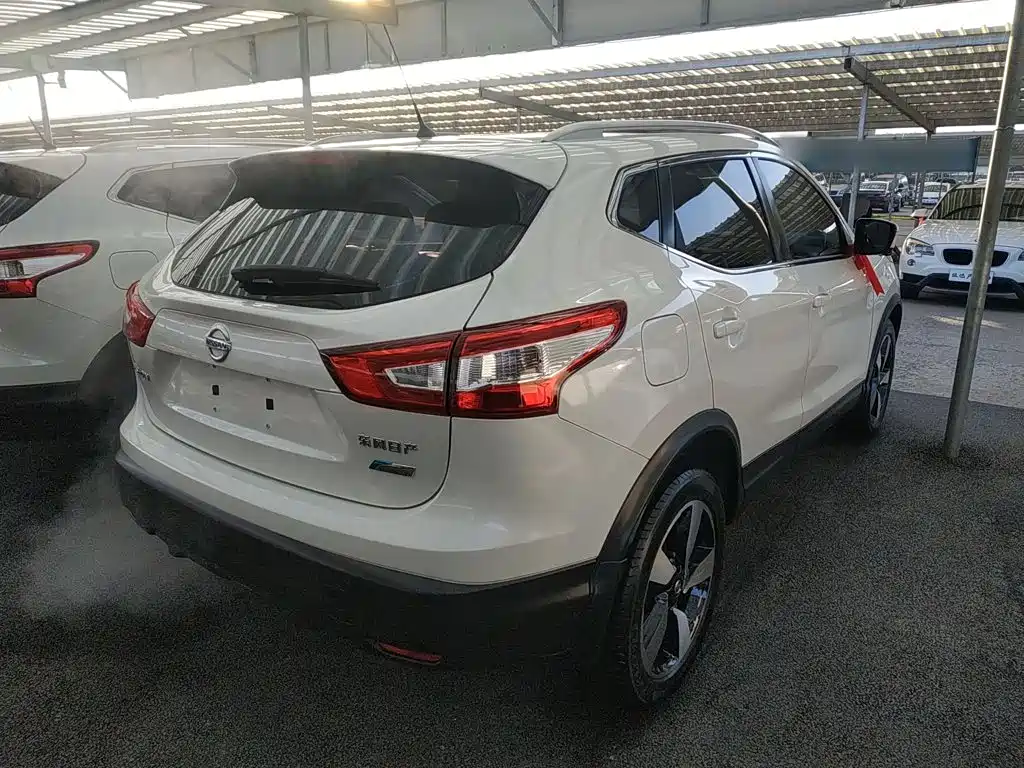 Nissan Qashqai — миниатюра 7
