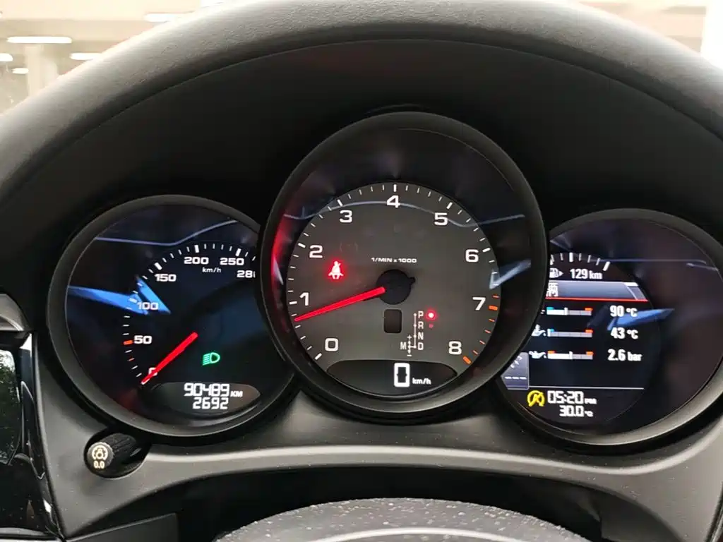 Porsche Macan — миниатюра 16