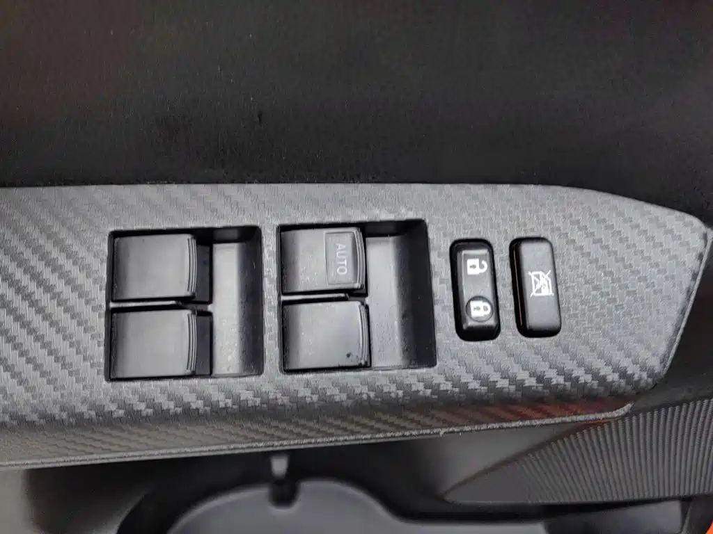Toyota RAV4 — миниатюра 9