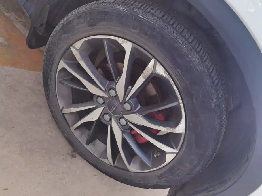 Geely Binyue — миниатюра 6