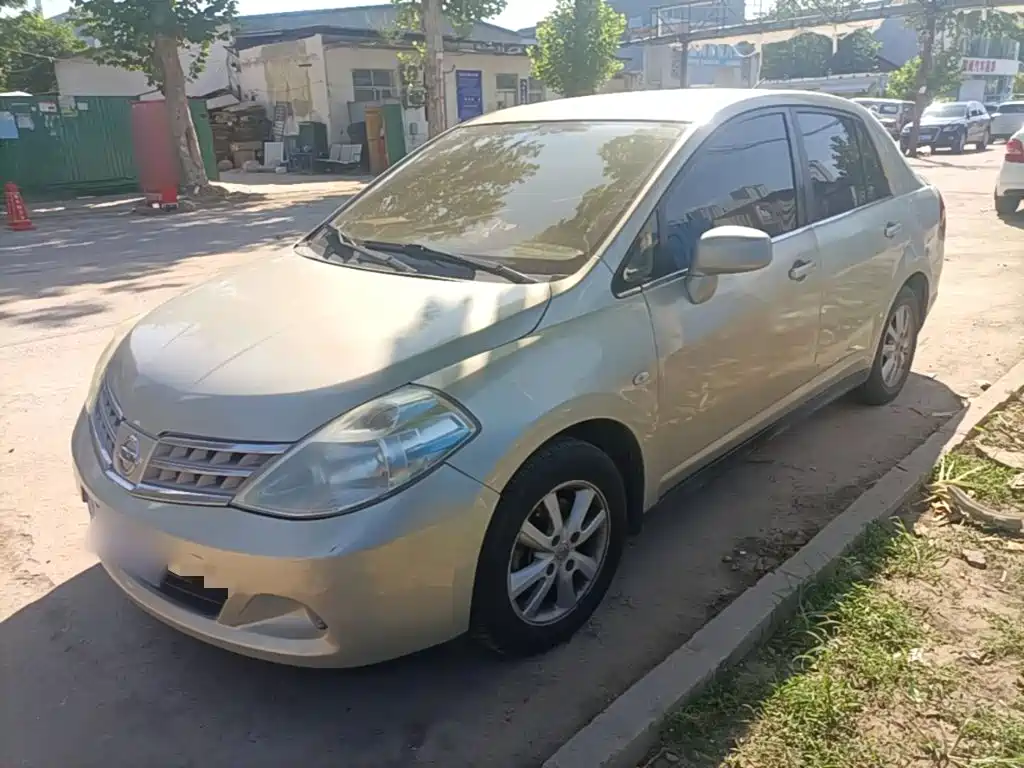 Nissan Tiida