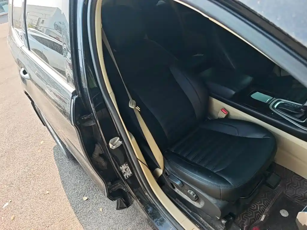 Ford Edge — миниатюра 25