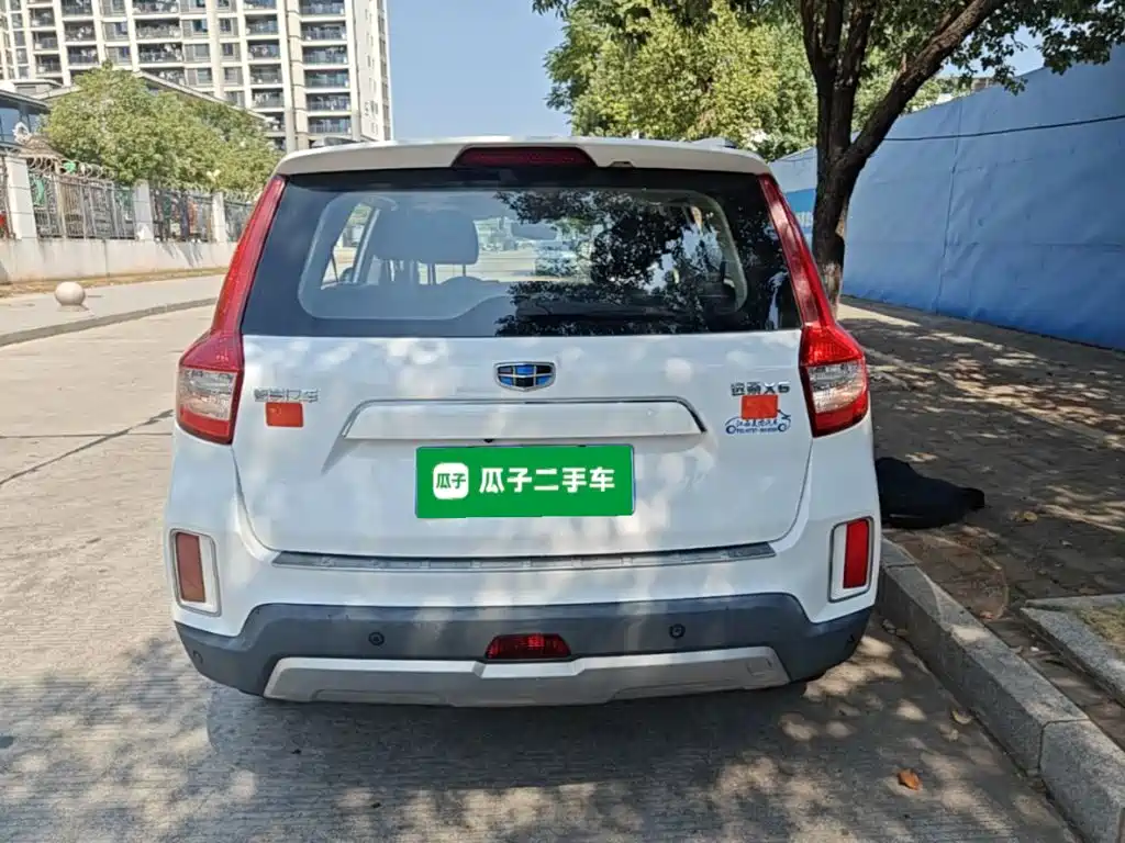 Geely Vision X6 — миниатюра 6
