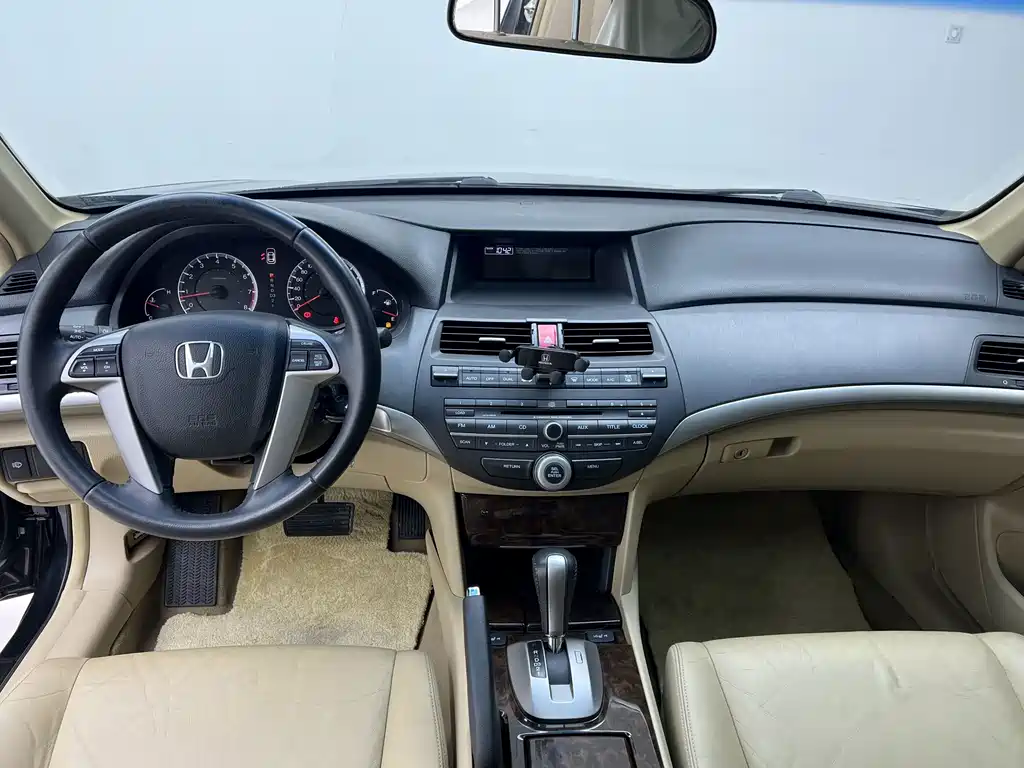 Honda Accord — миниатюра 10