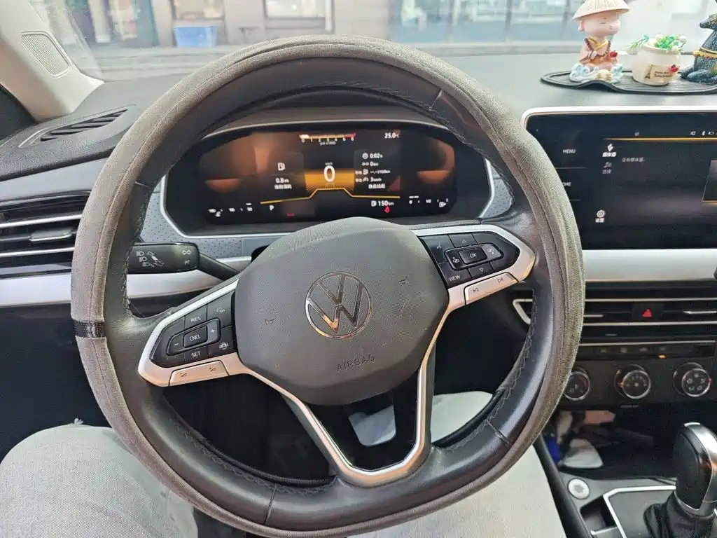 Volkswagen Lavida — миниатюра 6