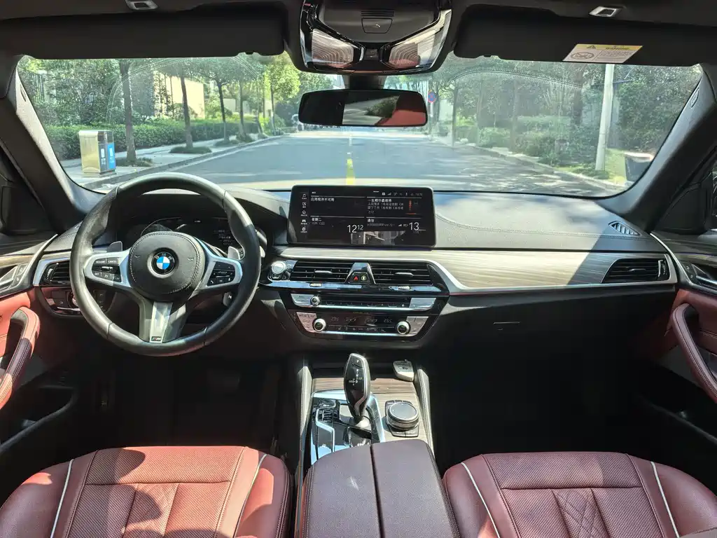 BMW 5 Series — миниатюра 6