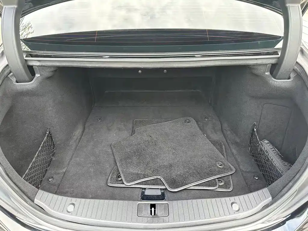 Mercedes-Benz S-Class — миниатюра 8