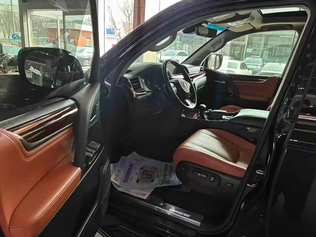 Lexus LX — миниатюра 2