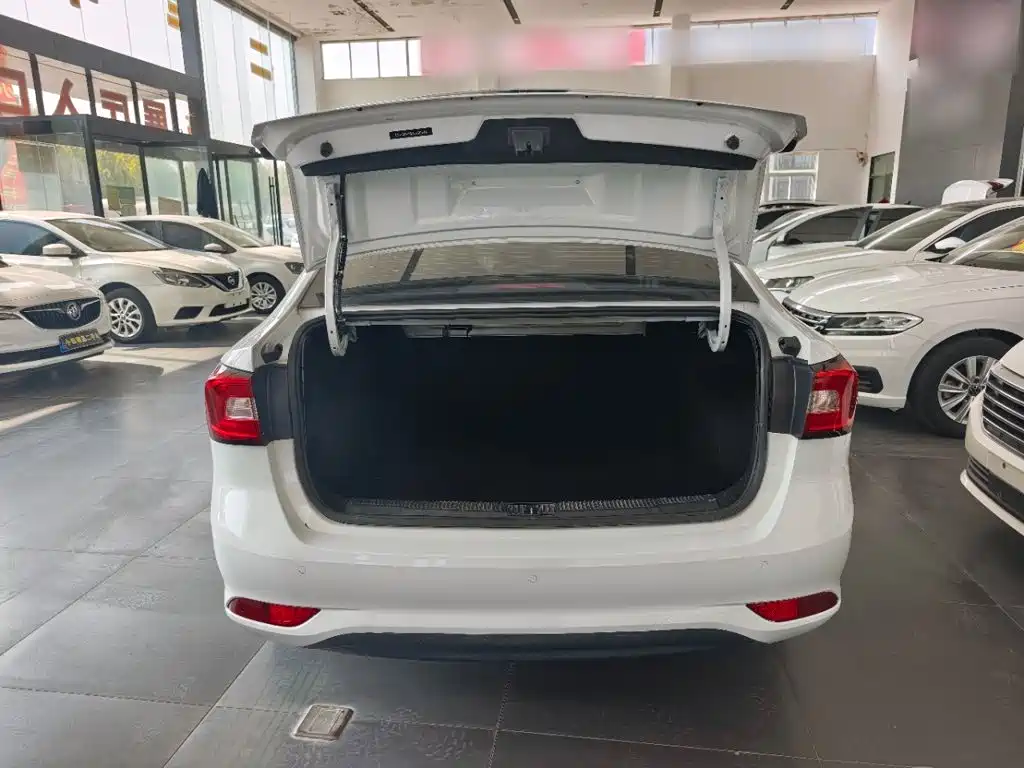 Roewe i5 — миниатюра 19