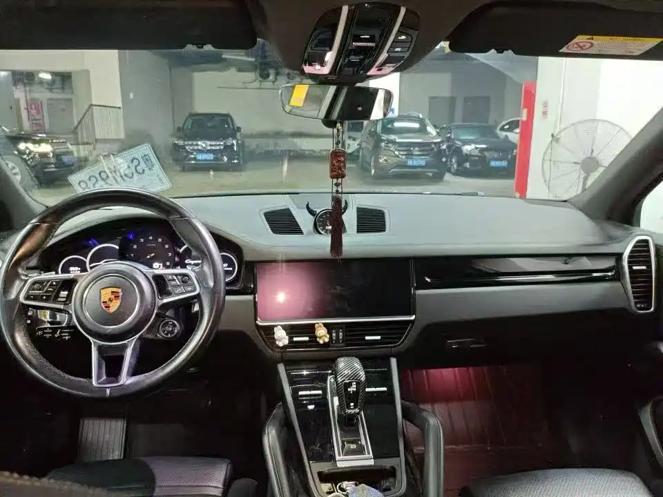 Porsche Cayenne — миниатюра 2