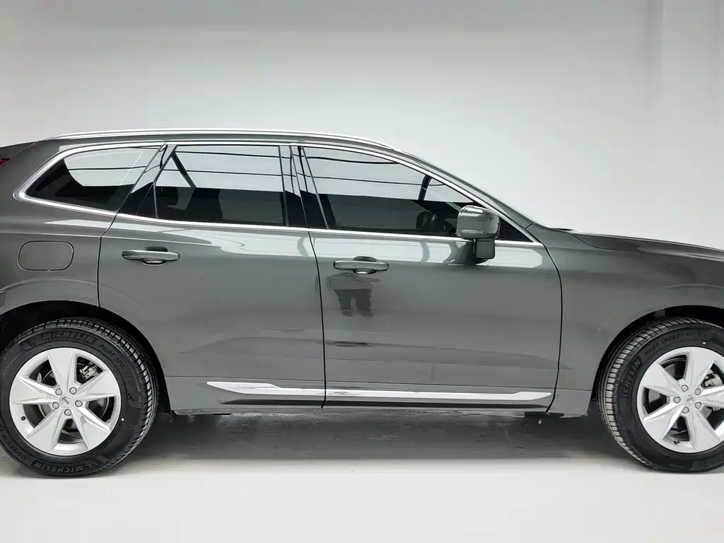 Volvo XC60 2022 B5 Luxury