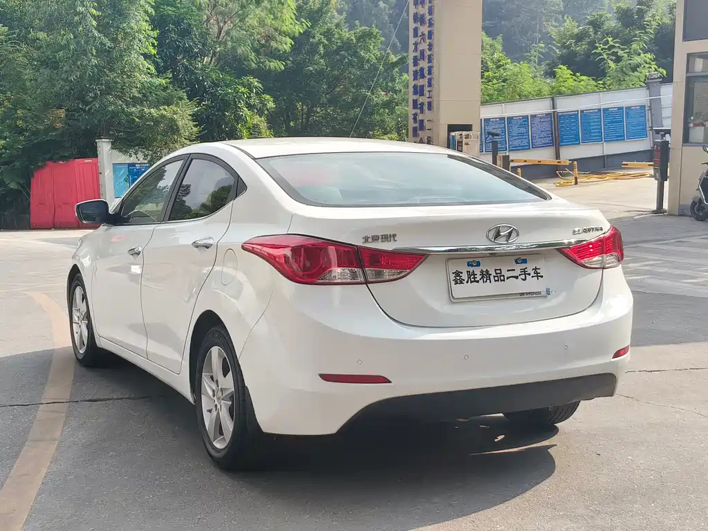 Hyundai Elantra Langdong — миниатюра 6