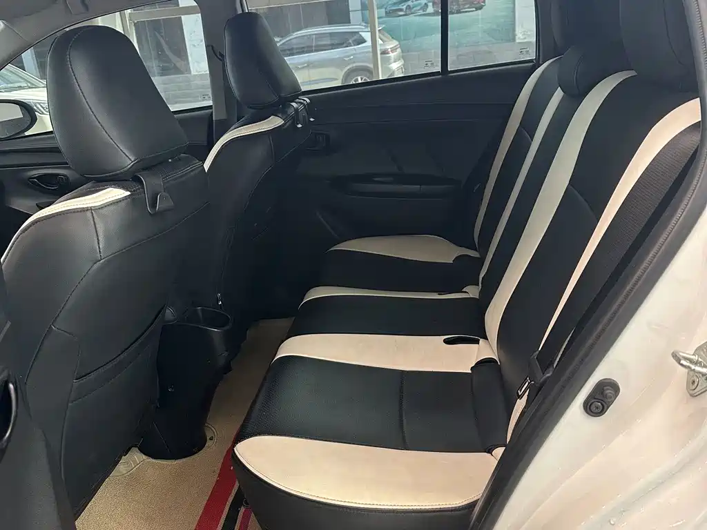 Toyota Yaris L — миниатюра 12