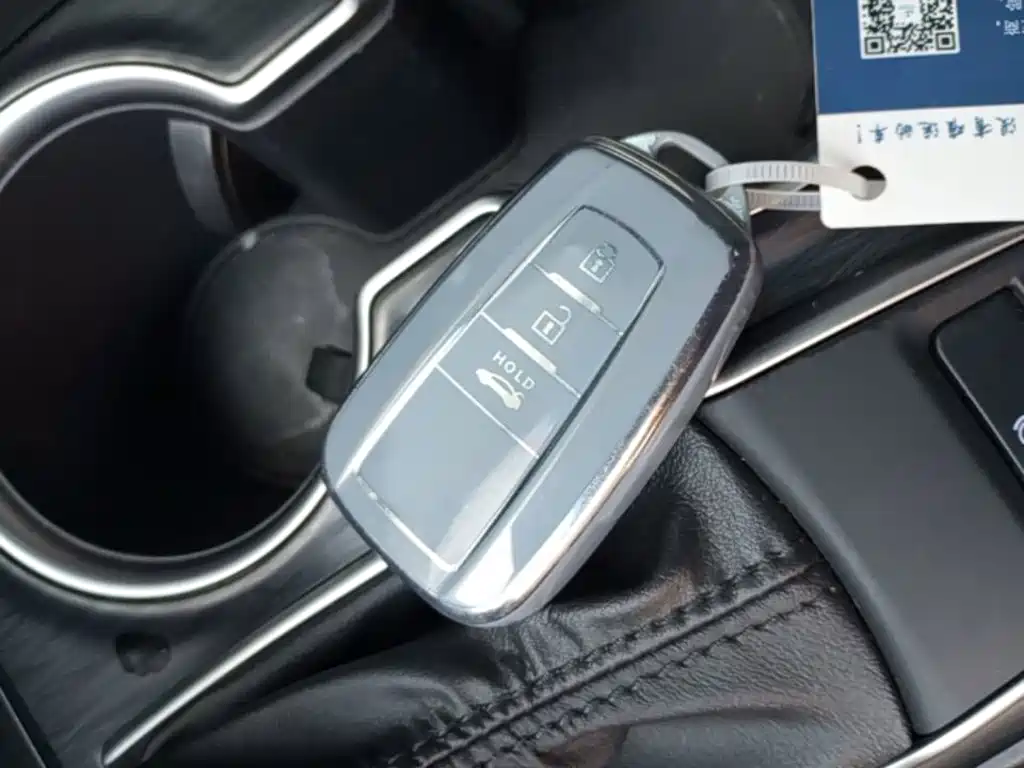Toyota Camry — миниатюра 9