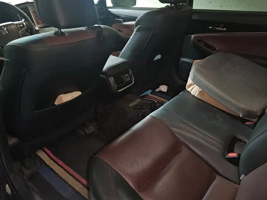 Toyota Crown — миниатюра 11
