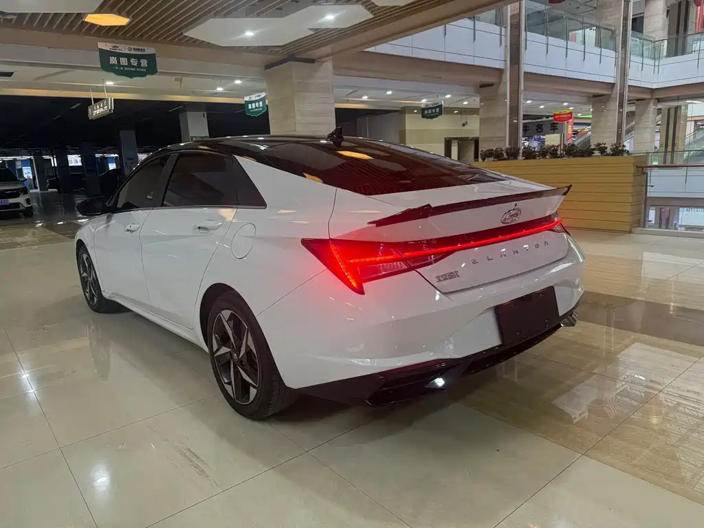 Hyundai Elantra — миниатюра 2