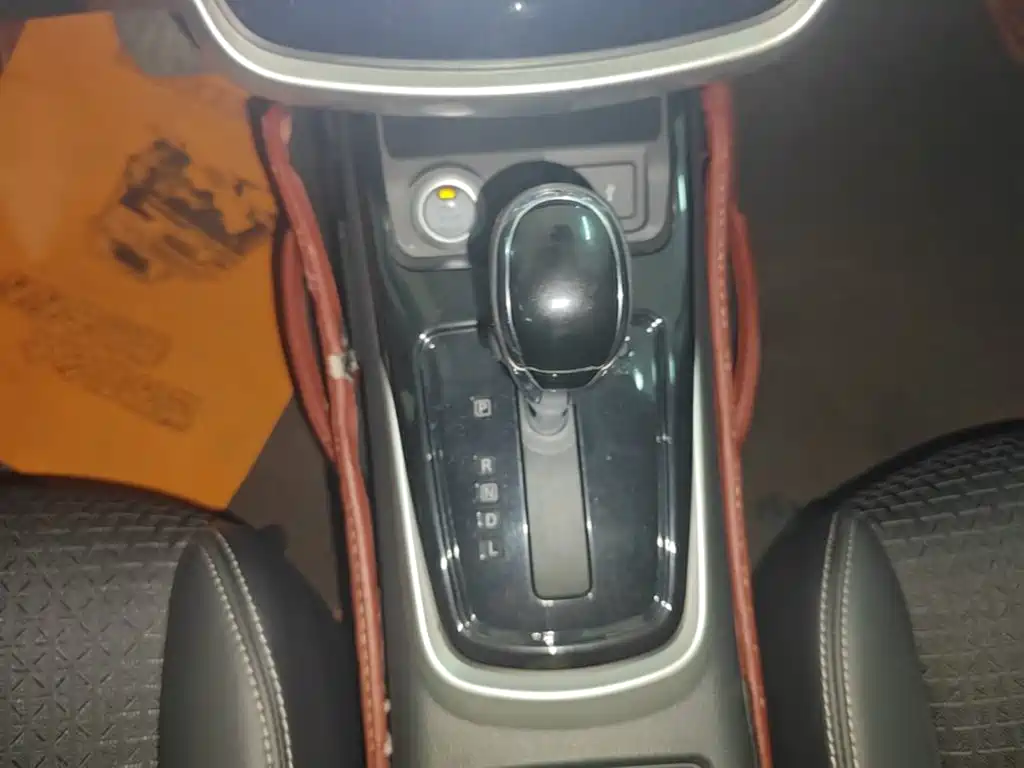 Nissan Tiida — миниатюра 14