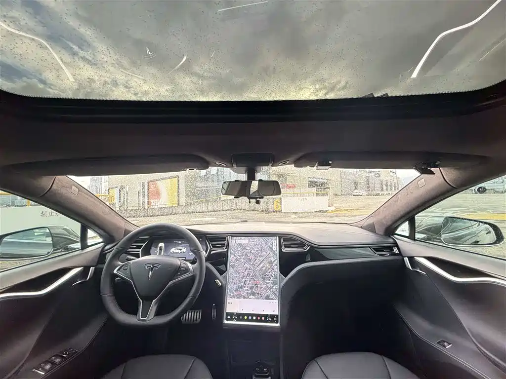 Tesla Model S — миниатюра 18
