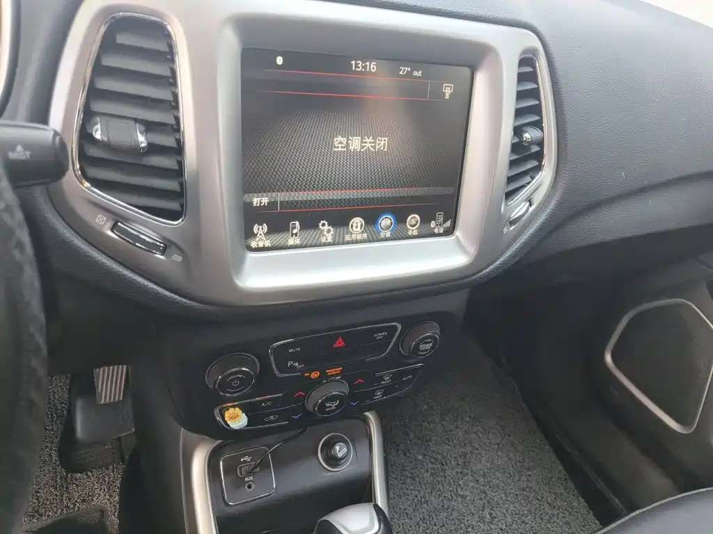 Jeep Compass — миниатюра 14