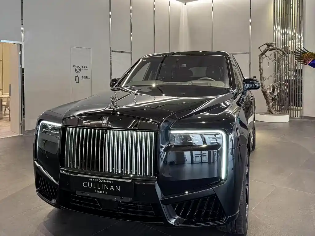 Rolls-Royce Cullinan 0