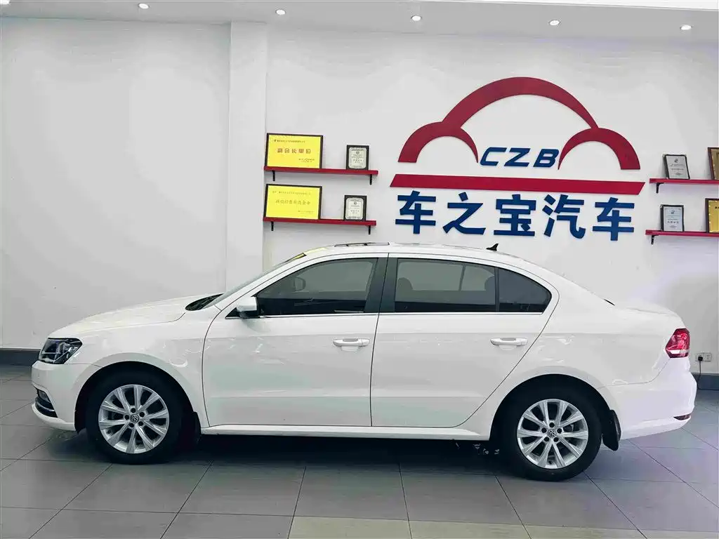 Volkswagen Lavida 2015 1.6L AT Comfort