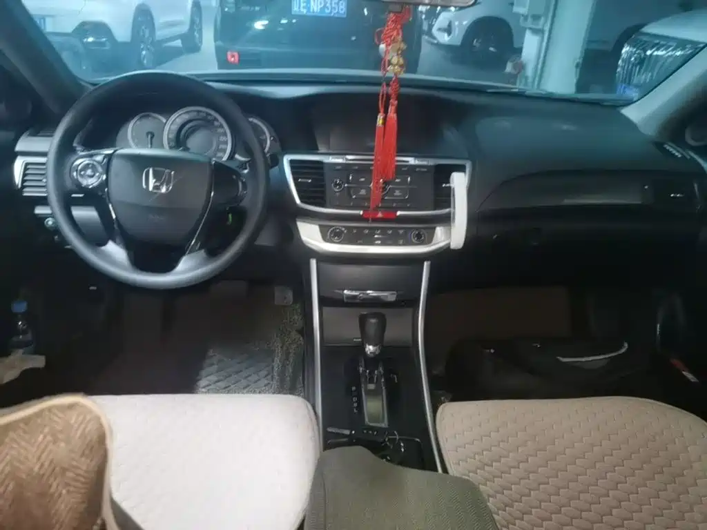 Honda Accord — миниатюра 10