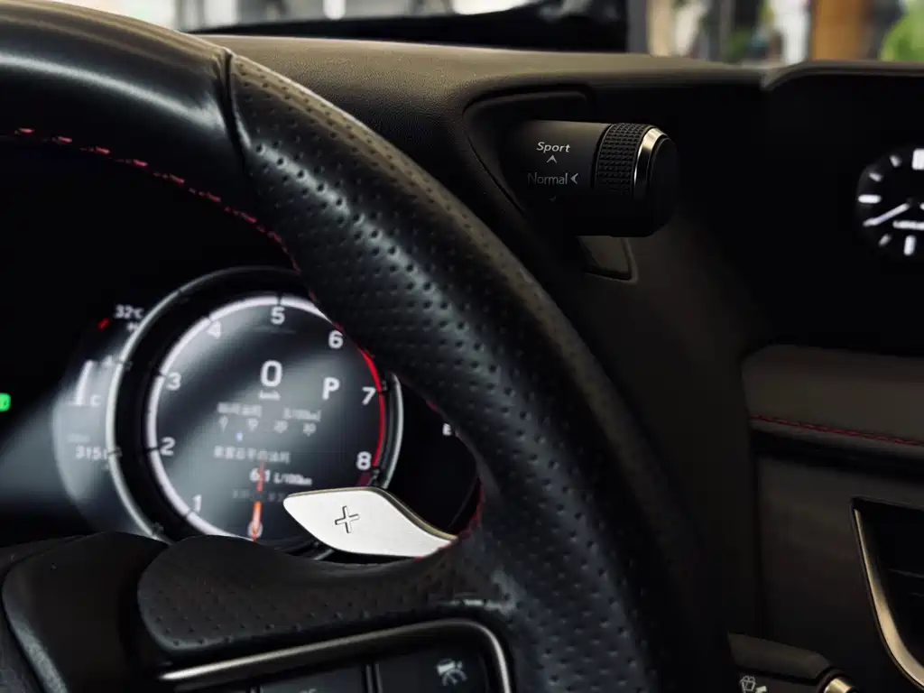Lexus UX — миниатюра 17