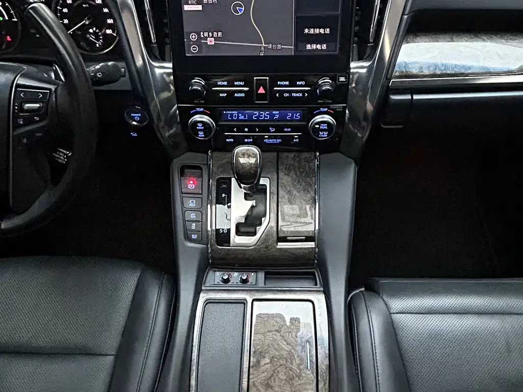 Toyota Vellfire — миниатюра 18
