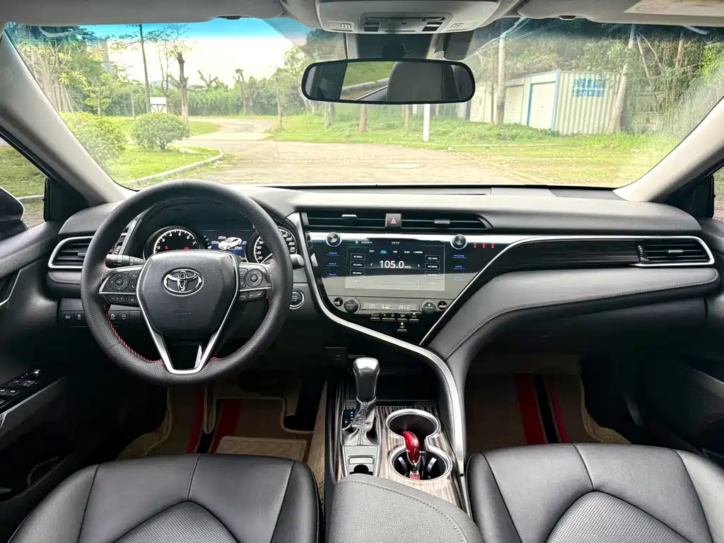 Toyota Camry — миниатюра 16